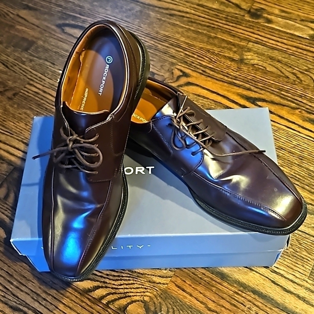 Rockport RocB Toe LA 5710 10.5 Brown Dress Shoe in Box EUC